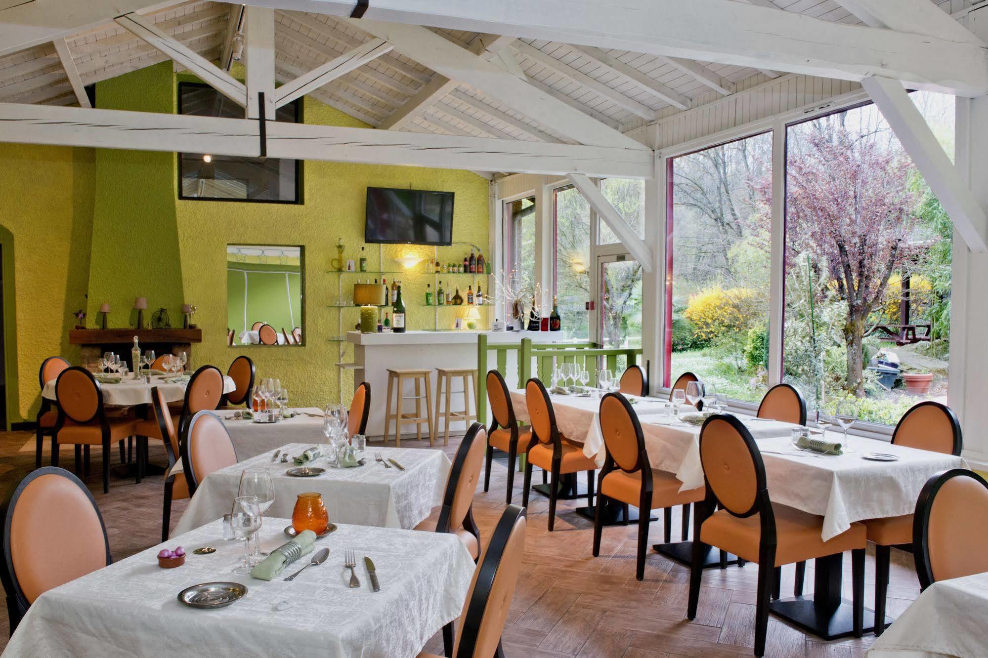 Hotellerie De La Cascade Saint-Genis-les-Ollières Dış mekan fotoğraf