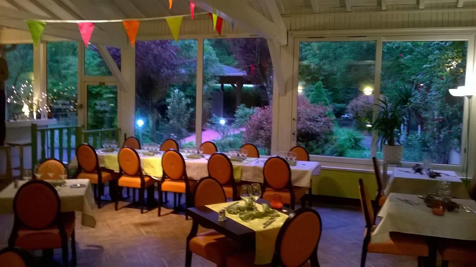 Hotellerie De La Cascade Saint-Genis-les-Ollières Dış mekan fotoğraf