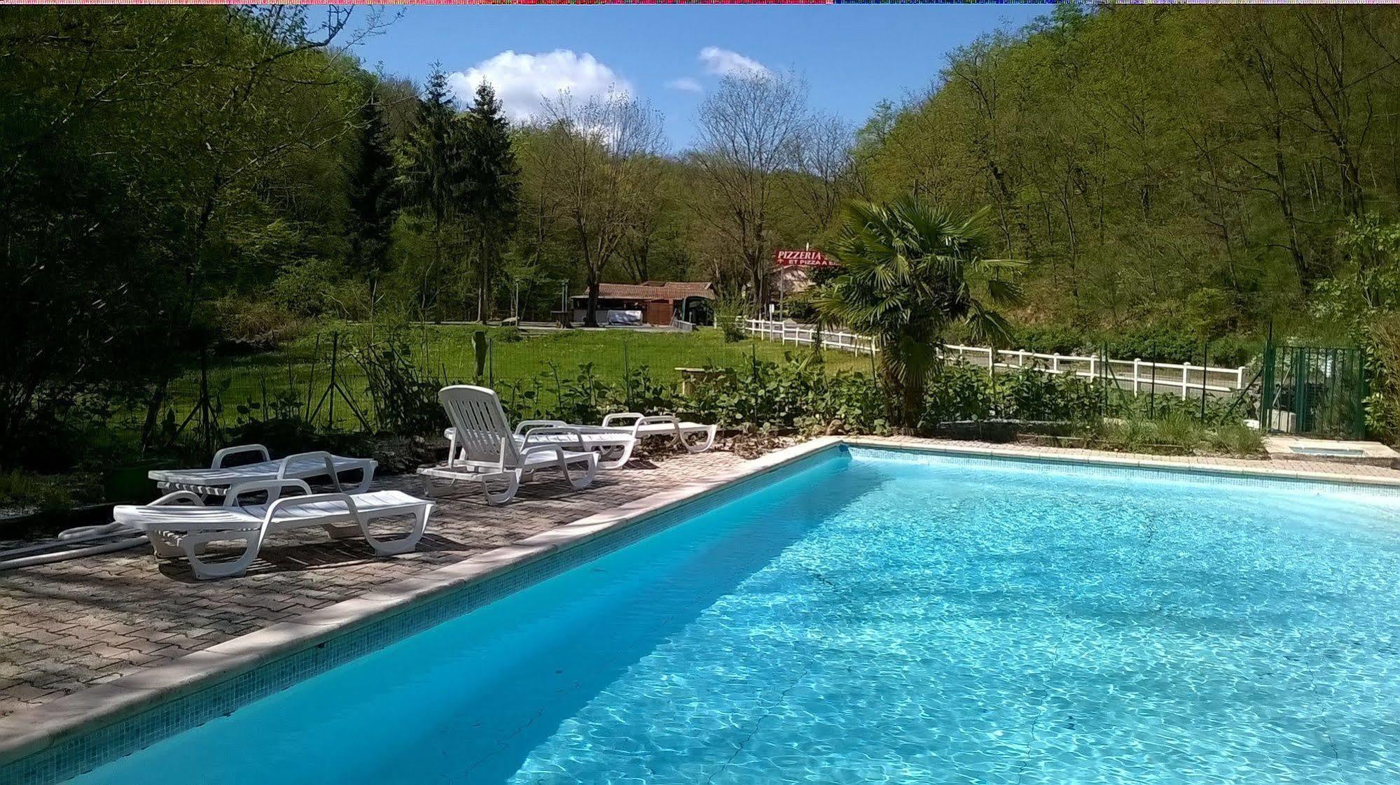 Hotellerie De La Cascade Saint-Genis-les-Ollières Dış mekan fotoğraf
